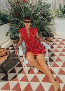 laura escanes outfits