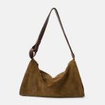 El bolso hobo, el clásico “desestructurado” que siempre vuelve
